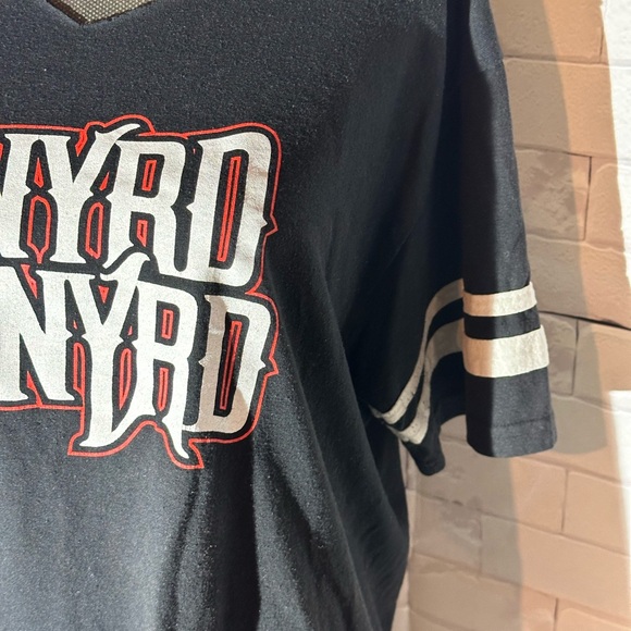 Lynyrd Skynyrd Concert Tee - Picture 6 of 6